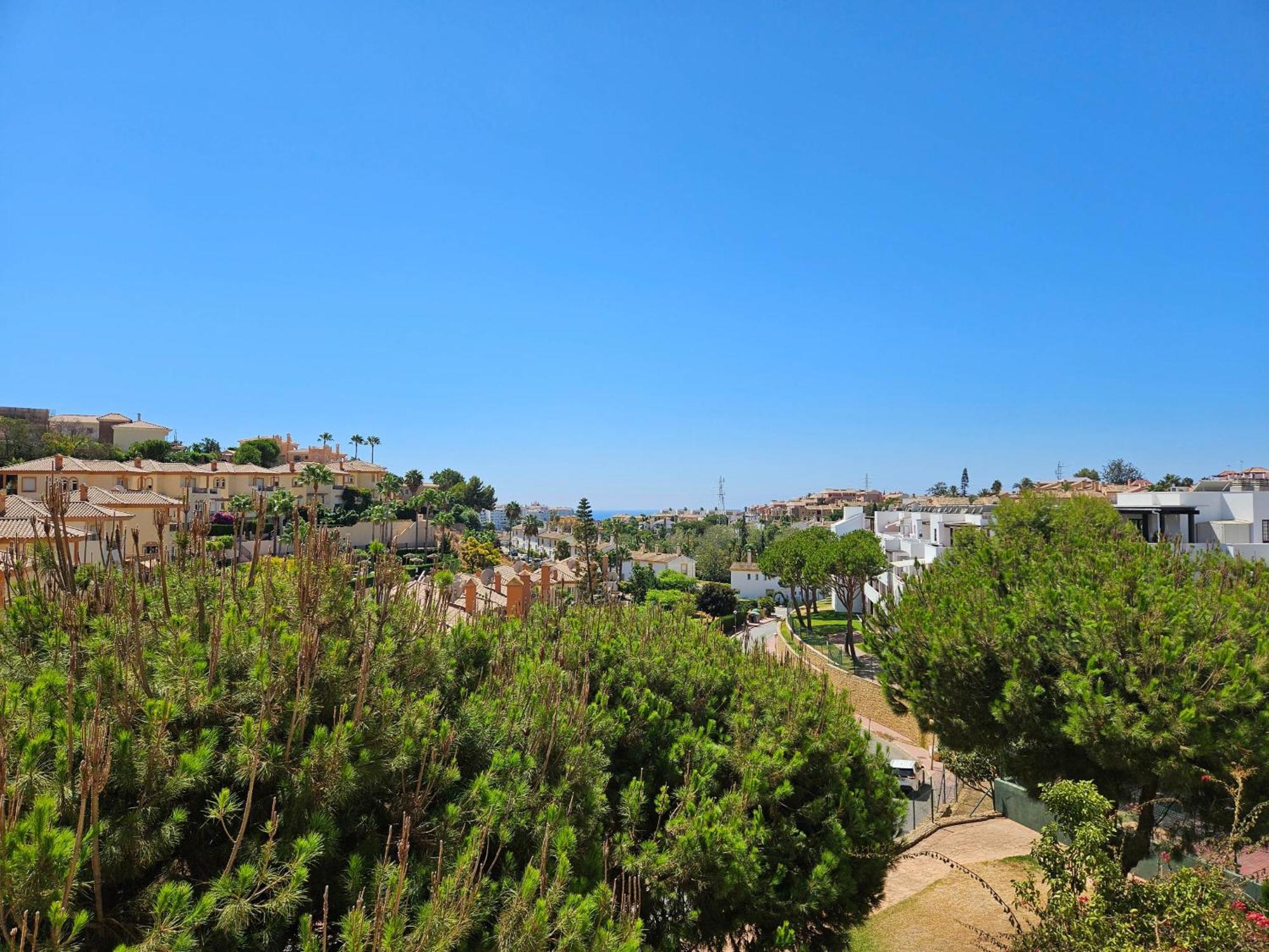 Two Bedroom Apartment In Riviera Del Sol ミハス エクステリア 写真